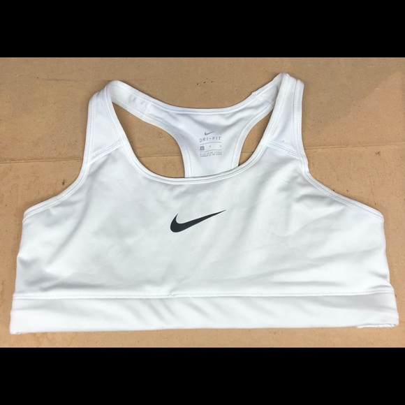 Women nike sport bra, lightly worn